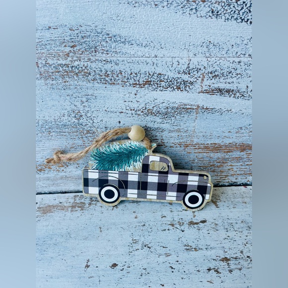 *Black & White Buffalo Check Truck Ornament - Picture 9 of 13